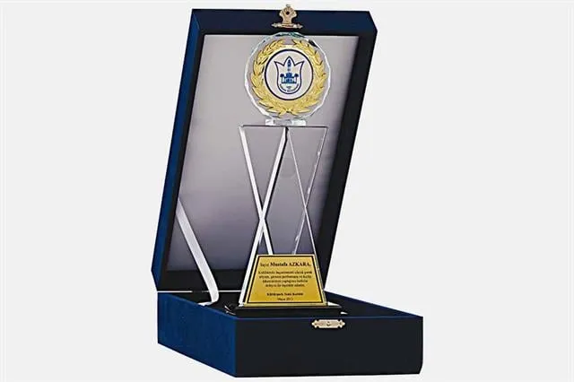 Bayspor M78 Kadife Kutulu Kristal Plaket 28 cm