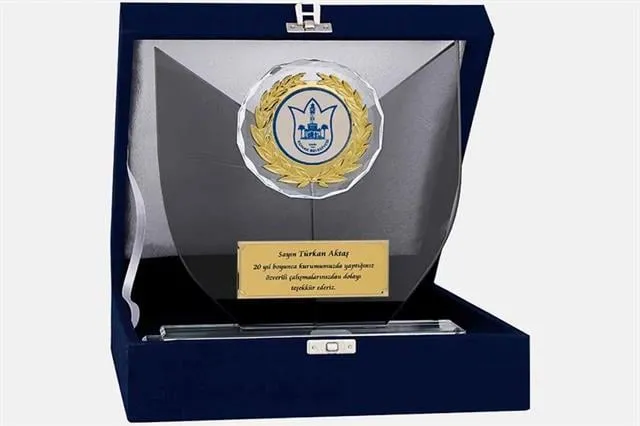 Bayspor M66 Kadife Kutulu Kristal Plaket 22 cm