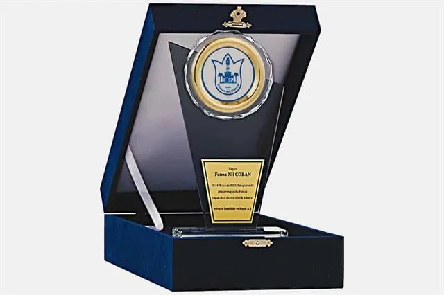 Bayspor M28 Kadife Kutulu Kristal Plaket 23 cm