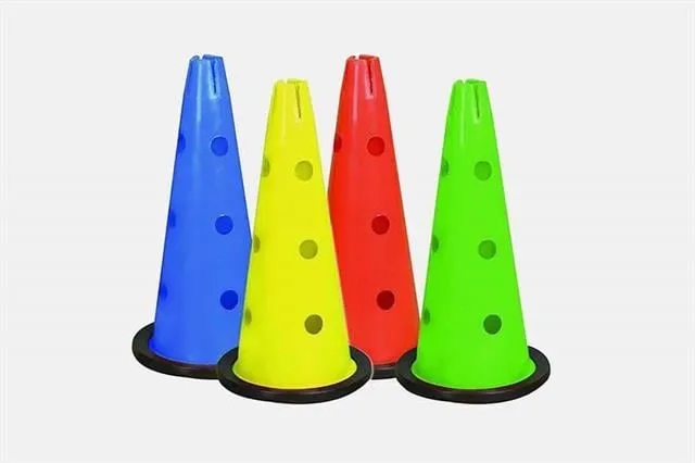 Scucs 40 cm Delikli Kauçuk Tabanlı Antrenman Hunisi